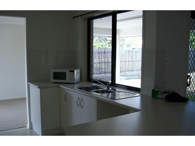 10 Charles Street, Howard QLD 4659