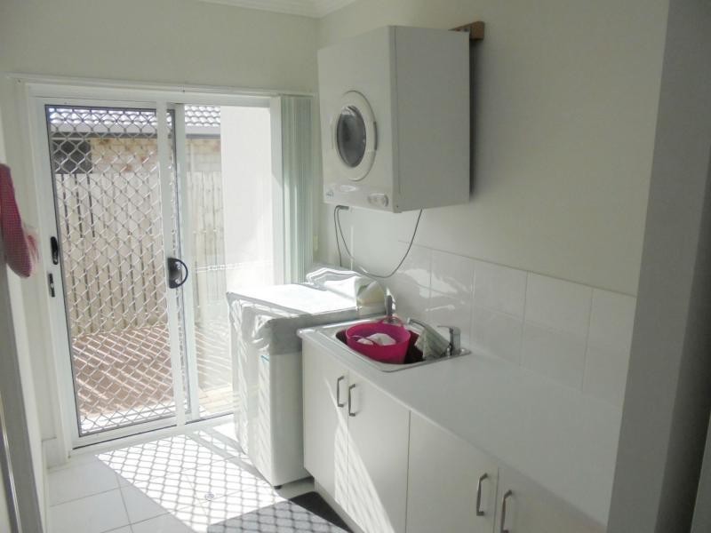 3 Lancaster Circuit, Urraween QLD 4655