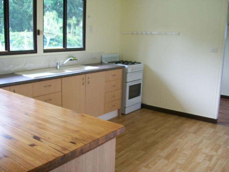 10 Edith Street, Howard QLD 4659