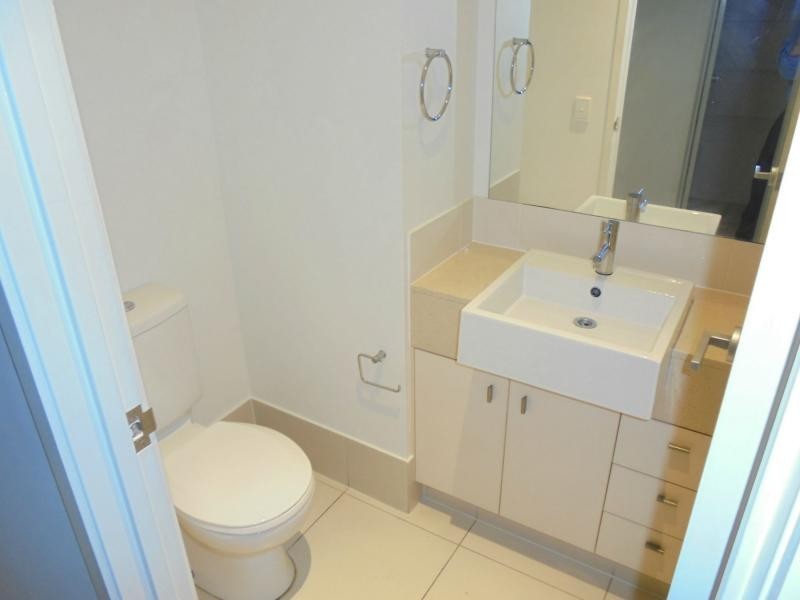 2/8 Hervey Street, Scarness QLD 4655