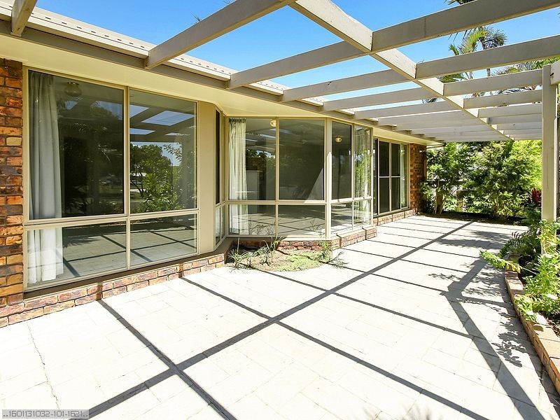 95 Hammond Street, Urangan QLD 4655