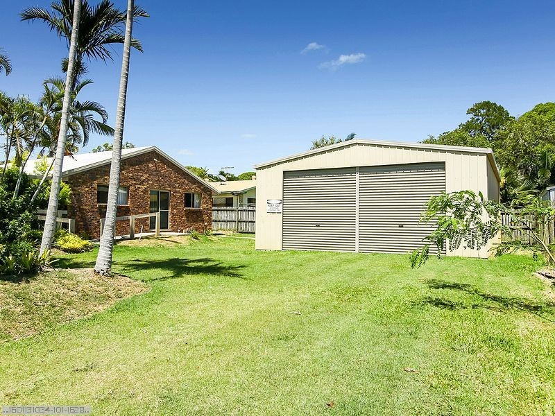 95 Hammond Street, Urangan QLD 4655