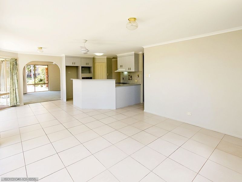 95 Hammond Street, Urangan QLD 4655