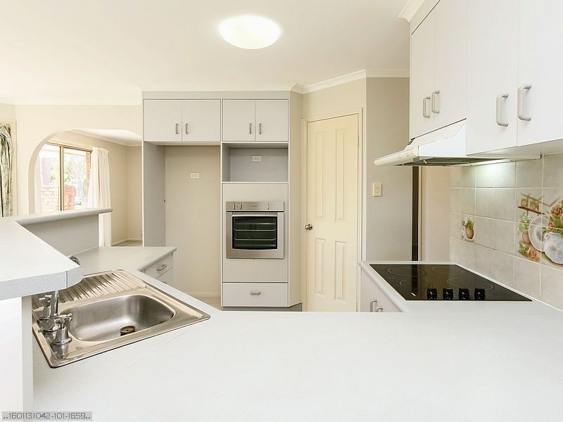 95 Hammond Street, Urangan QLD 4655