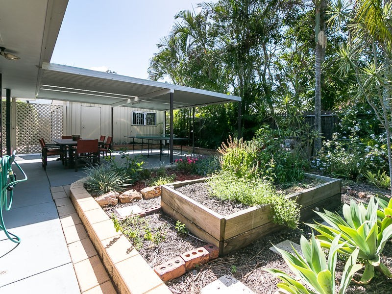 100 Elizabeth Street, Urangan QLD 4655