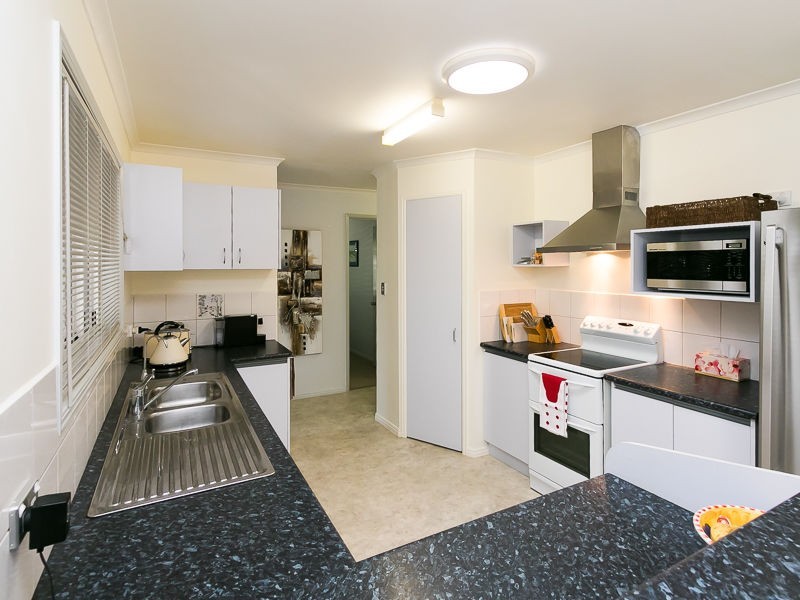 100 Elizabeth Street, Urangan QLD 4655