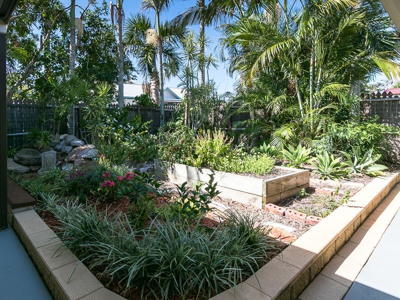 100 Elizabeth Street, Urangan QLD 4655