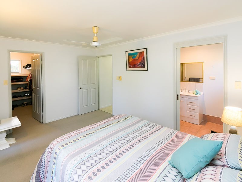 100 Elizabeth Street, Urangan QLD 4655