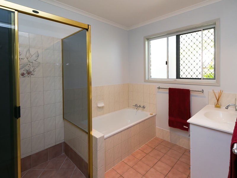 100 Elizabeth Street, Urangan QLD 4655