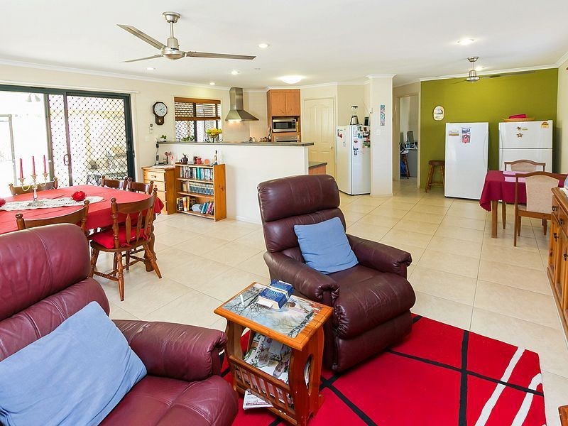 3 Whipbird Court, Urangan QLD 4655