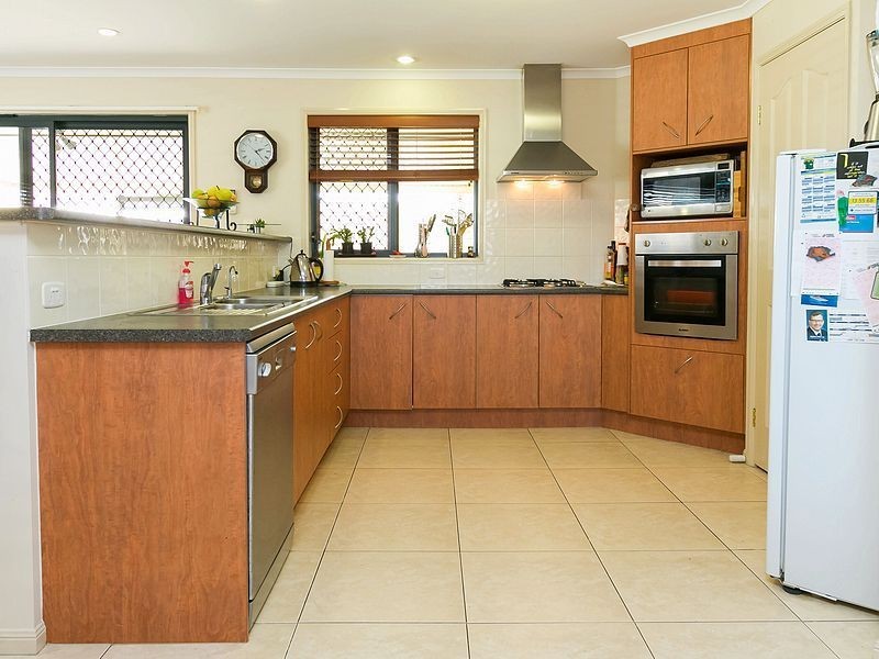 3 Whipbird Court, Urangan QLD 4655