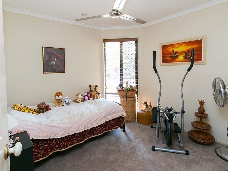 3 Whipbird Court, Urangan QLD 4655