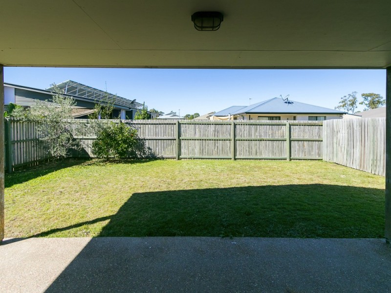 2/12 Endeavour Way, Eli Waters QLD 4655