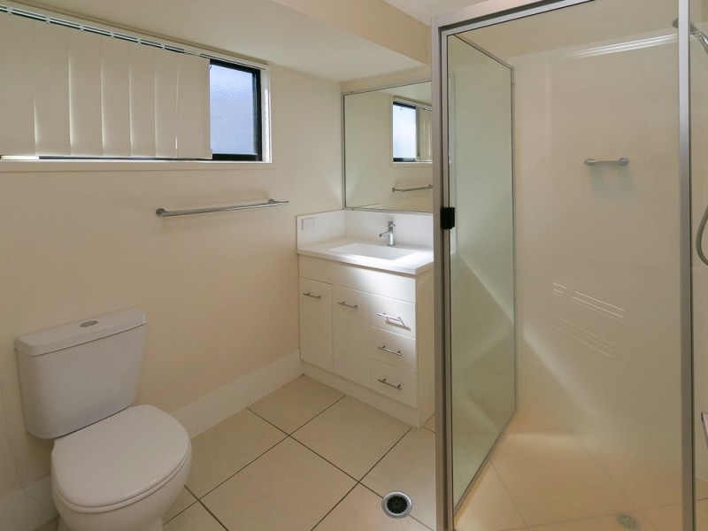 2/12 Endeavour Way, Eli Waters QLD 4655