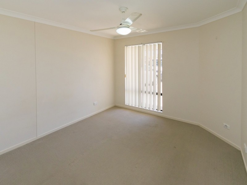 2/12 Endeavour Way, Eli Waters QLD 4655