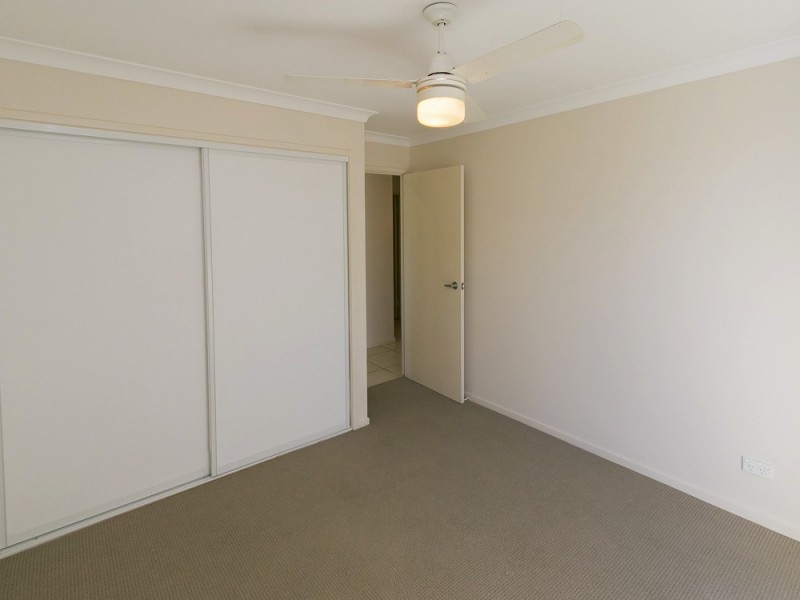 2/12 Endeavour Way, Eli Waters QLD 4655