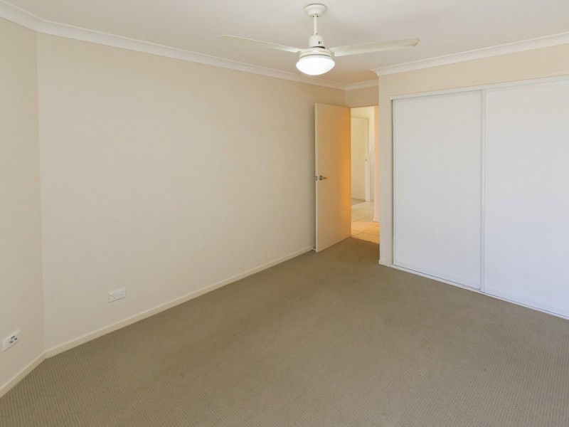 2/12 Endeavour Way, Eli Waters QLD 4655