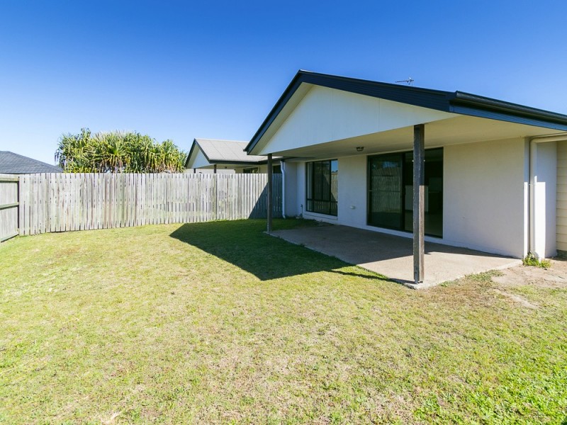 2/12 Endeavour Way, Eli Waters QLD 4655