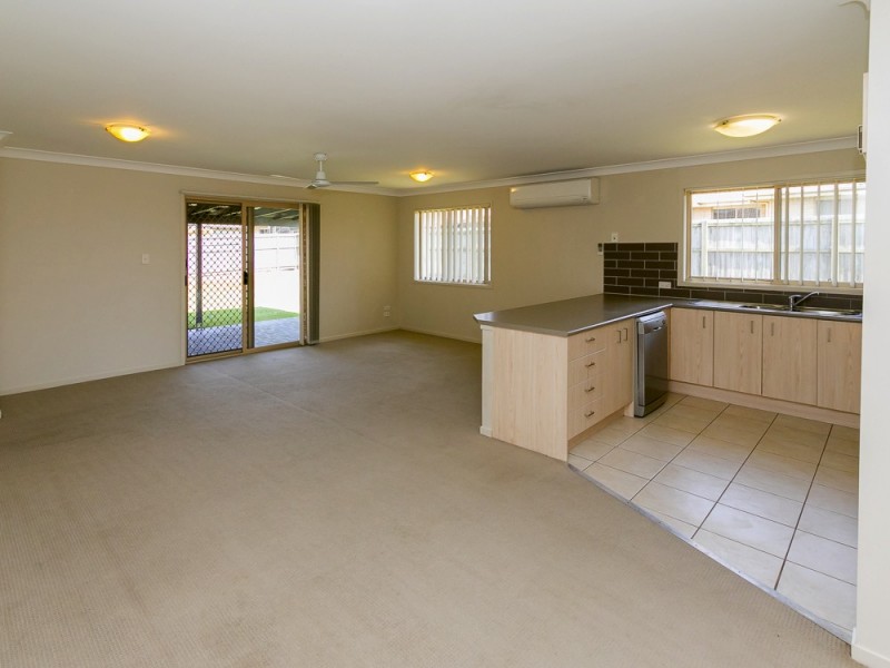 4 Teresa St, Nikenbah QLD 4655