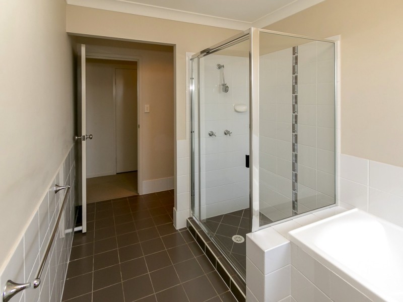4 Teresa St, Nikenbah QLD 4655