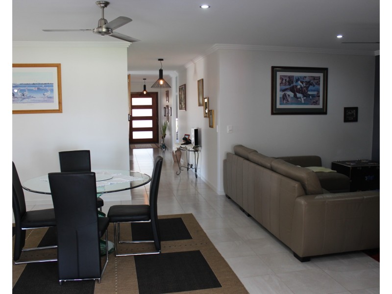 31 Teresa St, Nikenbah QLD 4655