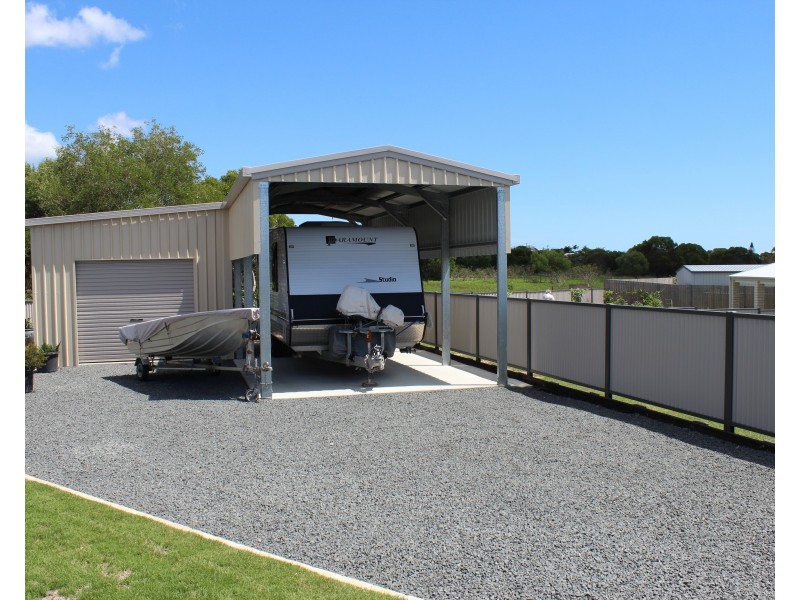 31 Teresa St, Nikenbah QLD 4655