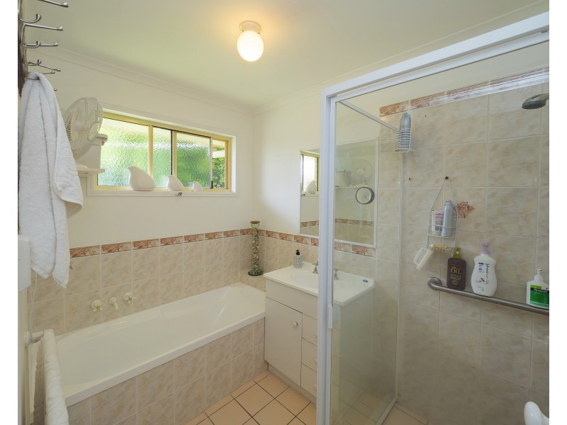 65 North St, Point Vernon QLD 4655