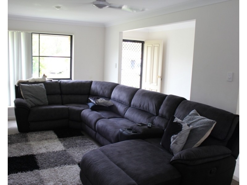 10 Trill Court, Urangan QLD 4655