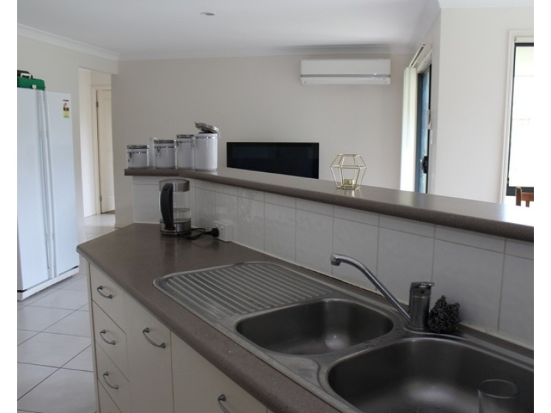 10 Trill Court, Urangan QLD 4655