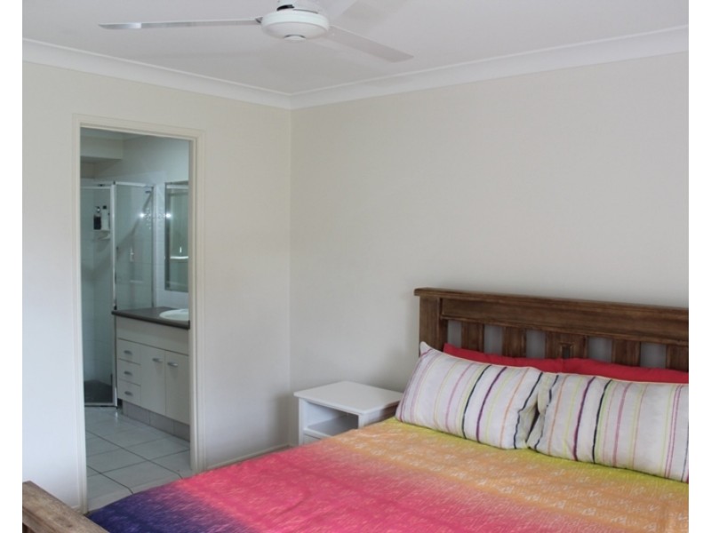 10 Trill Court, Urangan QLD 4655
