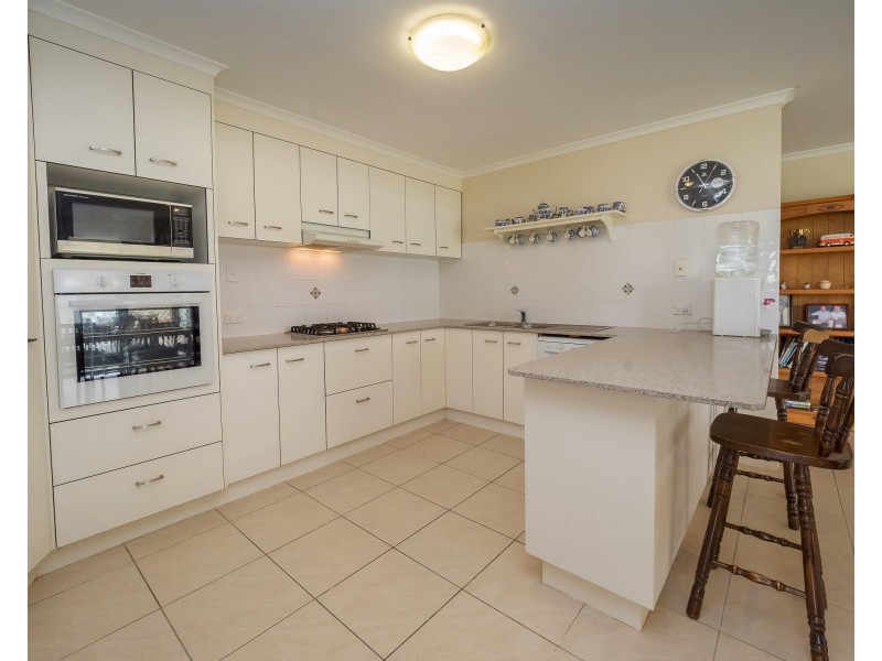 10 Bounty Cct, Eli Waters QLD 4655