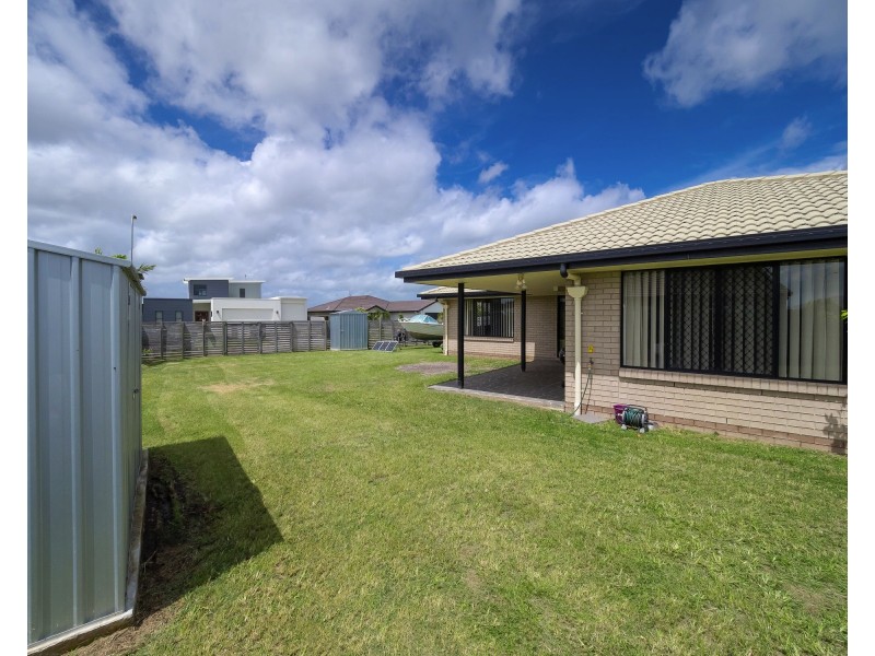 10 Bounty Cct, Eli Waters QLD 4655
