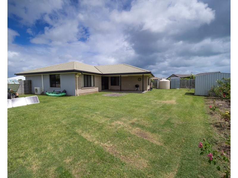 10 Bounty Cct, Eli Waters QLD 4655