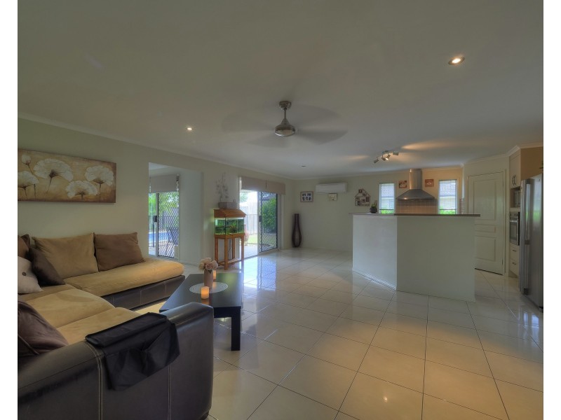 53 Sirenia Dr, Burrum Heads QLD 4659