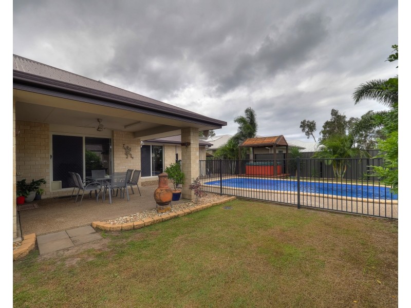 53 Sirenia Dr, Burrum Heads QLD 4659