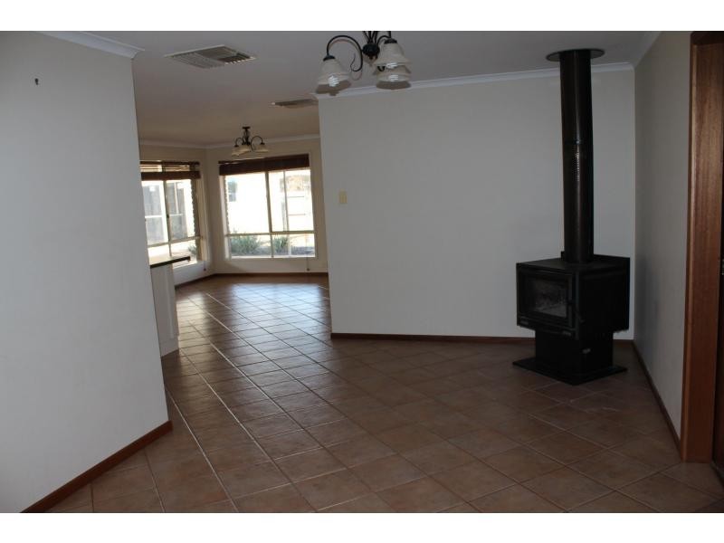 12 Eyre Rd Extension, Crystal Brook SA 5523