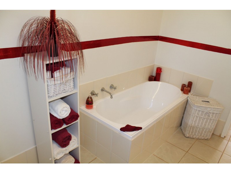 42 Ash Crescent, Gladstone SA 5473