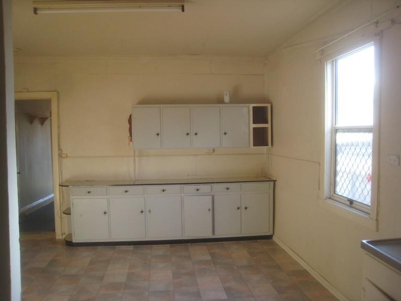 13 Eyre Road, Crystal Brook SA 5523