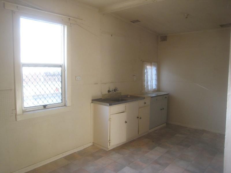 13 Eyre Road, Crystal Brook SA 5523