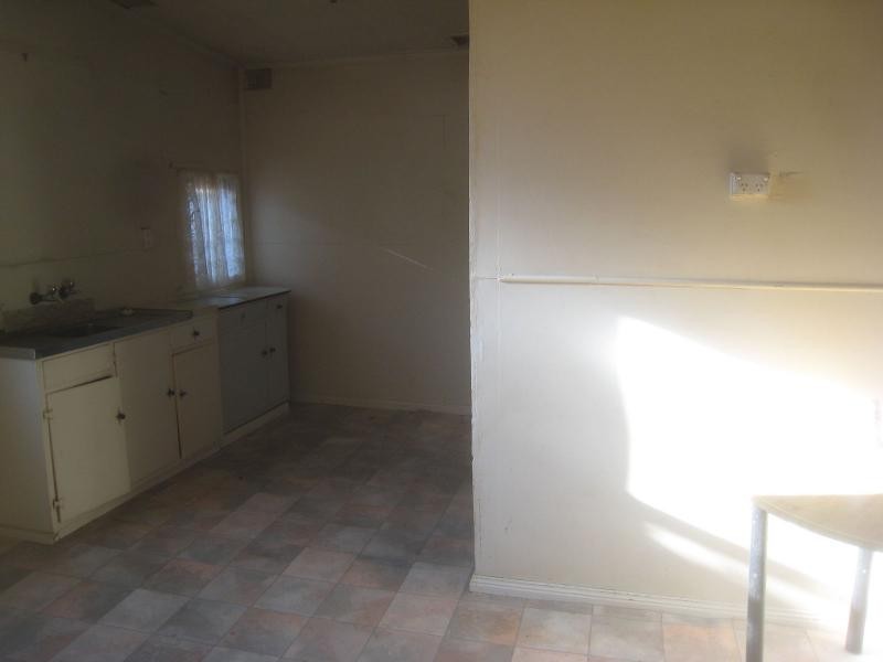 13 Eyre Road, Crystal Brook SA 5523