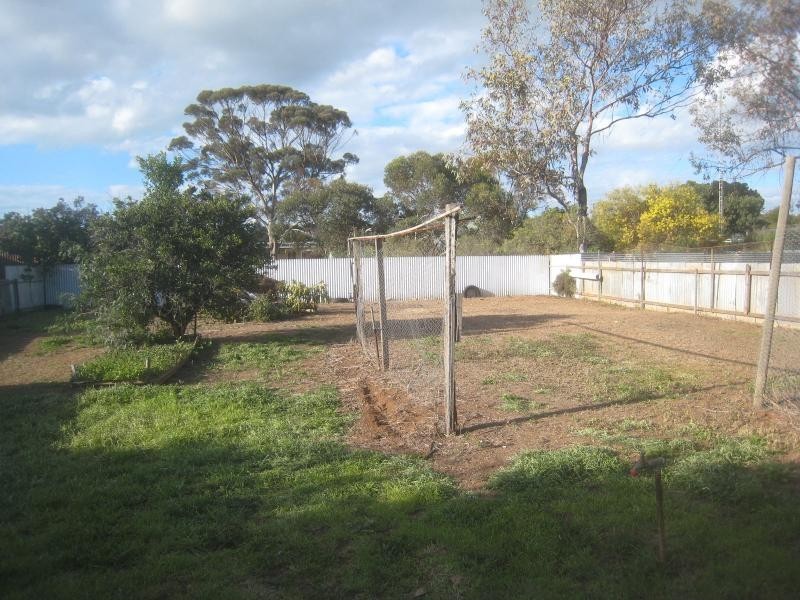 13 Eyre Road, Crystal Brook SA 5523