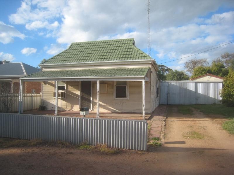 13 Eyre Road, Crystal Brook SA 5523