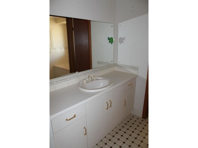 12 Eyre Road, Crystal Brook SA 5523