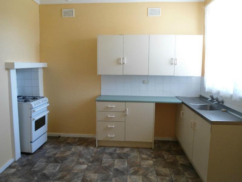 8 Giles Street, Crystal Brook SA 5523