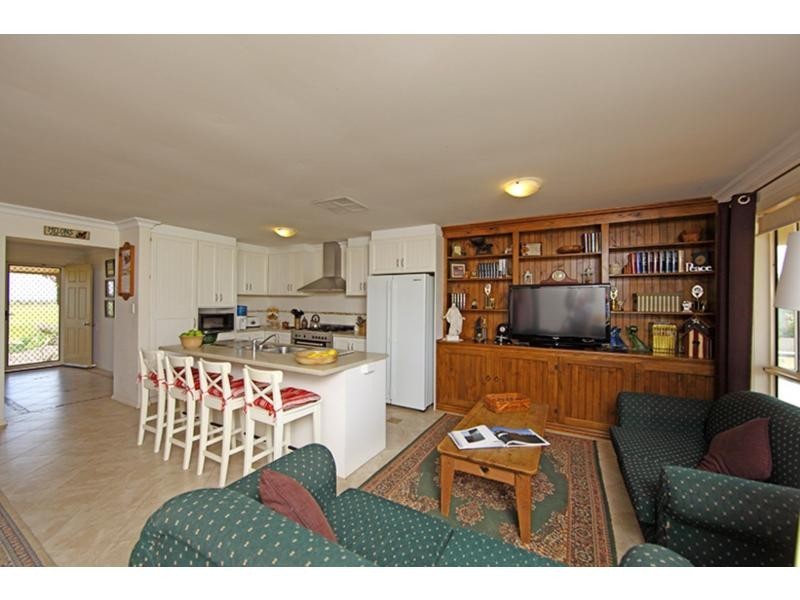 16 Jericho Road, Napperby SA 5540