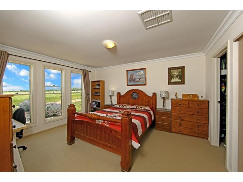 16 Jericho Road, Napperby SA 5540