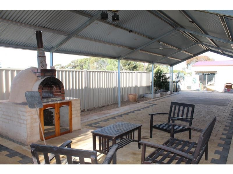 6 Greig Road, Crystal Brook SA 5523