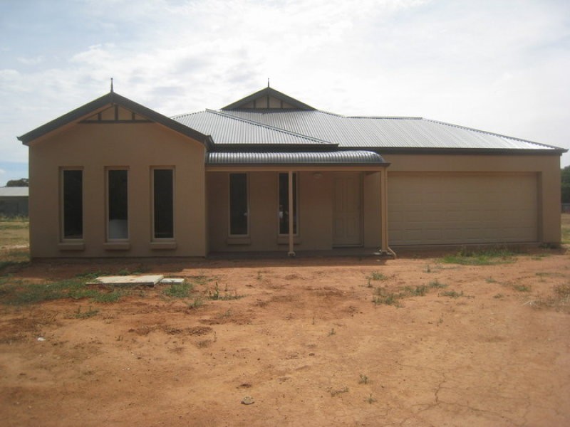 11 Railway Terrace, Crystal Brook SA 5523