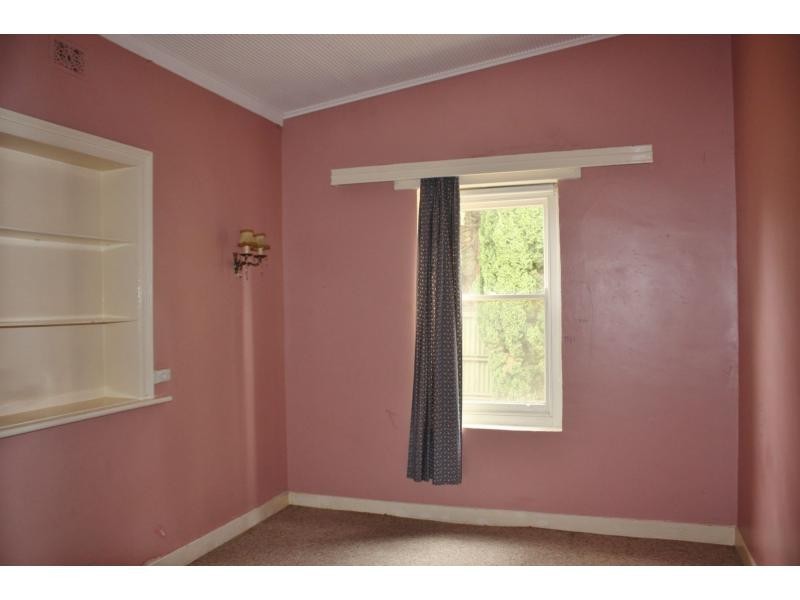 8 Sixth Street, Gladstone SA 5473