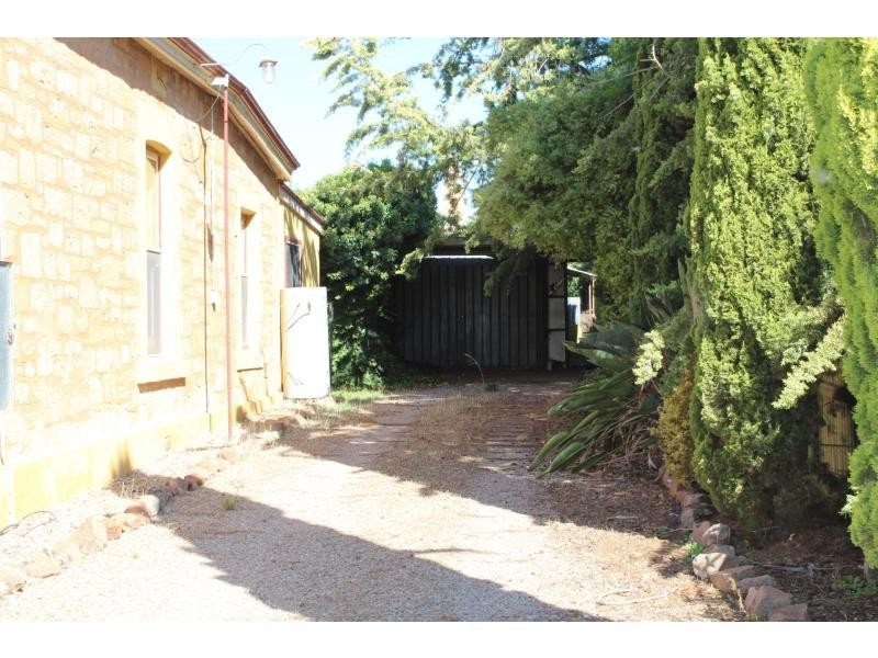 8 Sixth Street, Gladstone SA 5473